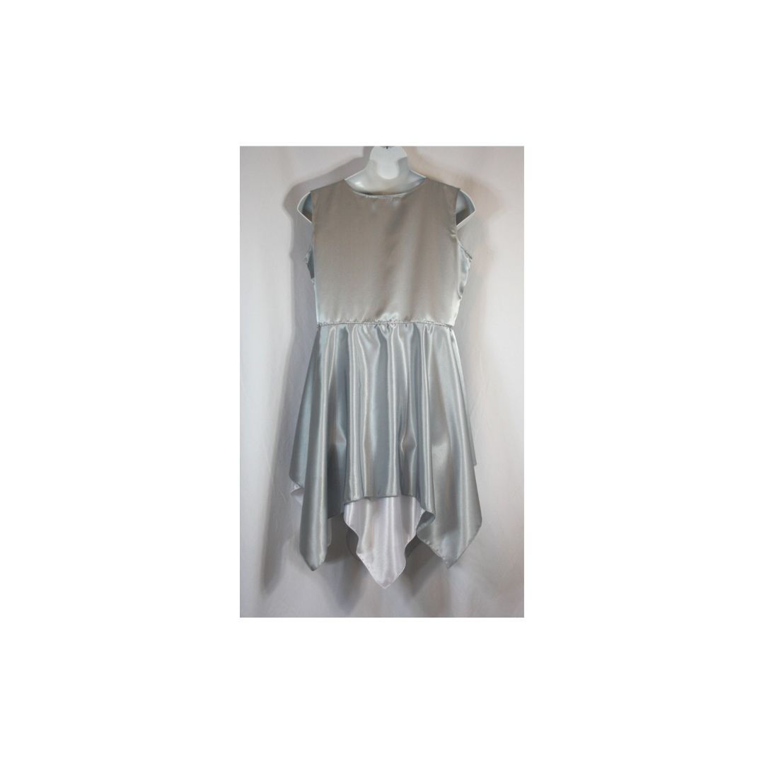 Silver Cross Brocade w/Double Silver/White Skirts - Brocado de cruz de plata con faldas dobles plateadas y blancas - Image 2