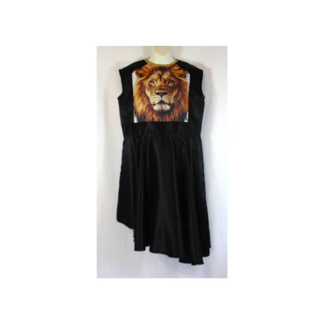 Lion Face Satin Dance Overlay - Sobrecapa de satén para danza con diseño de cara de león