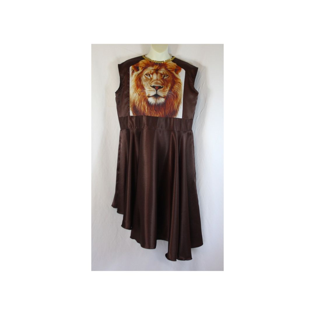 Lion Face Satin Dance Overlay - Sobrecapa de satén para danza con diseño de cara de león - Image 3