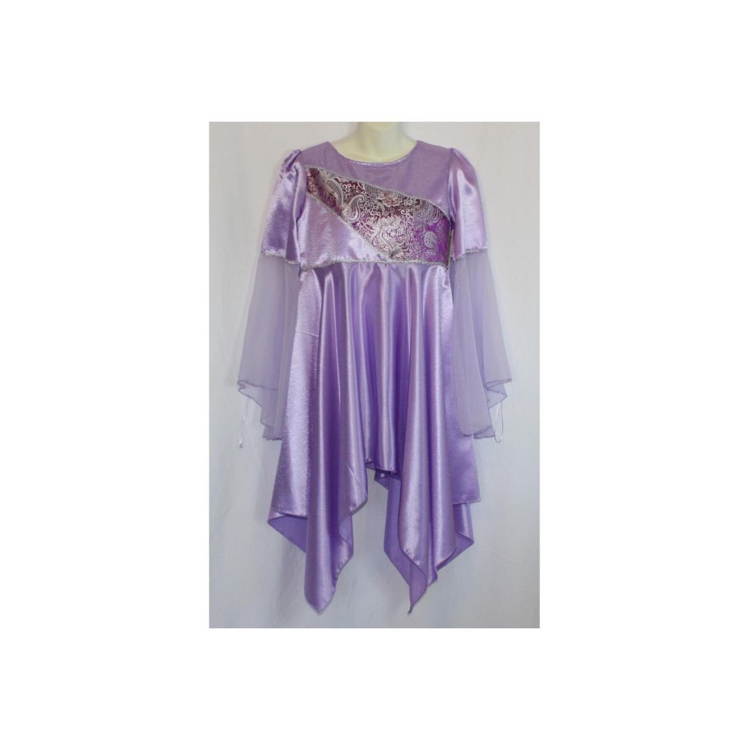 Satin Overlay w/ Purple/Silver Brocade Sword Pattern, Sheer Full-Flounce Sleeve, & Silver Trim - Sobrecapa de satén con estampado de espadas en brocado morado y plateado, manga transparente con volante completo y ribete plateado.